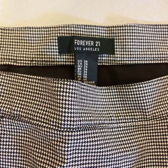 Houndstooth Mini Skirt - Picture 4 of 4